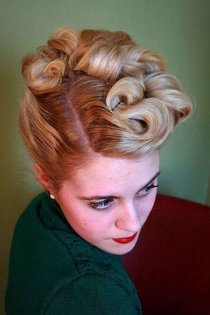 Classic 1940s Up-Do for Short Hair