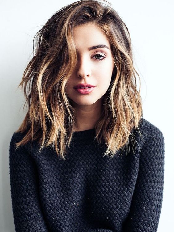 Side-Parted Lob with Beachy Waves