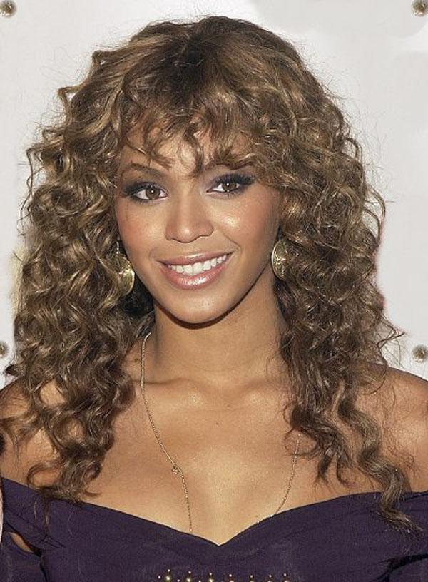 25 Beautiful And Chic Curly Hairstyles