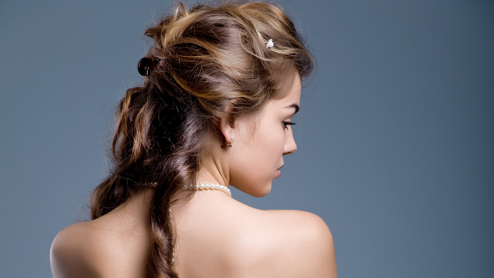 25 Chic and Cute Homecoming Hairstyles