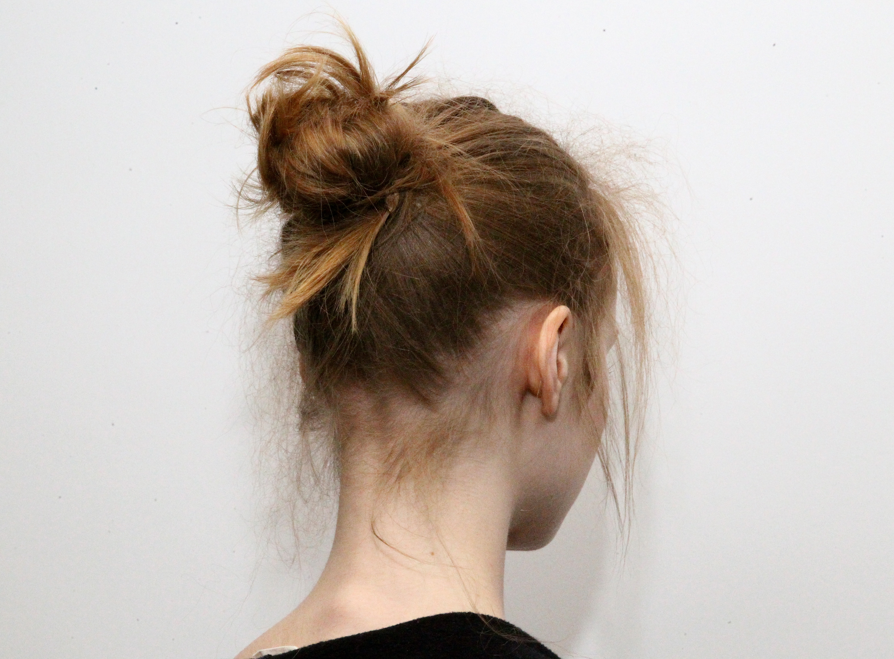 Top 25 Messy Bun Hairstyles | Unique and Easy Messy Buns
