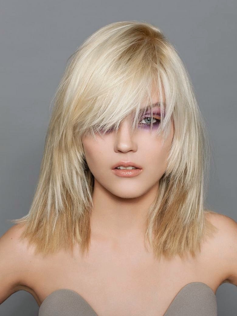 30 Super Chic Medium Hairstyles With Bangs