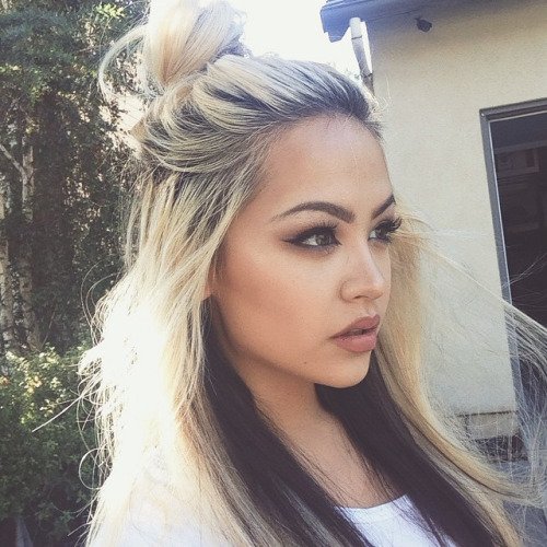 30 Trendy And Beautiful Long Blonde Hairstyles