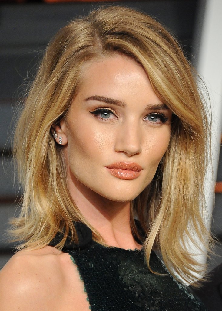 Top 20 Hairstyles For Long Faces | The Most Flattering Cuts
