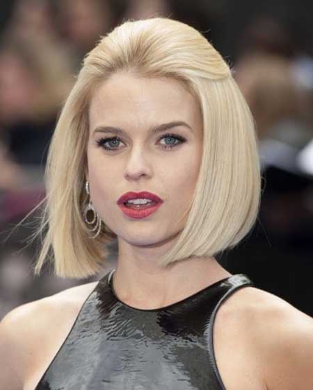 30 Incredibly Pretty Straight Hairstyles