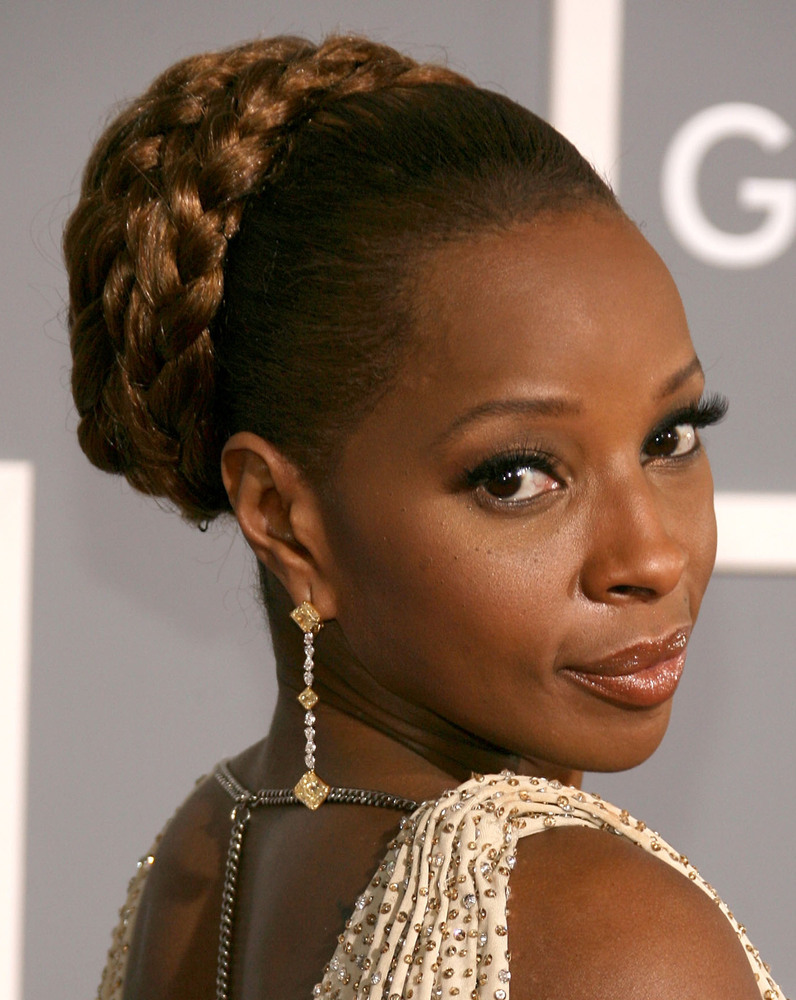 25 Elegant Hairstyles You'll Love For Any Occation