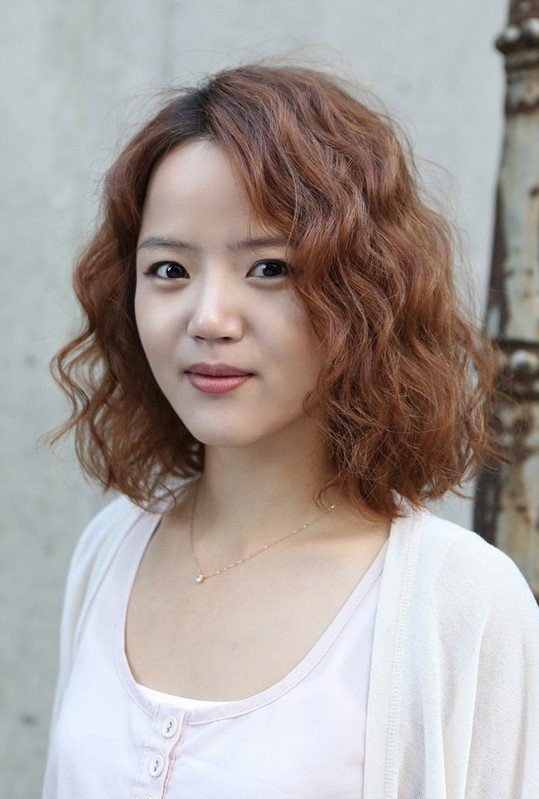 Korean Short Curly Hairstyles 2014