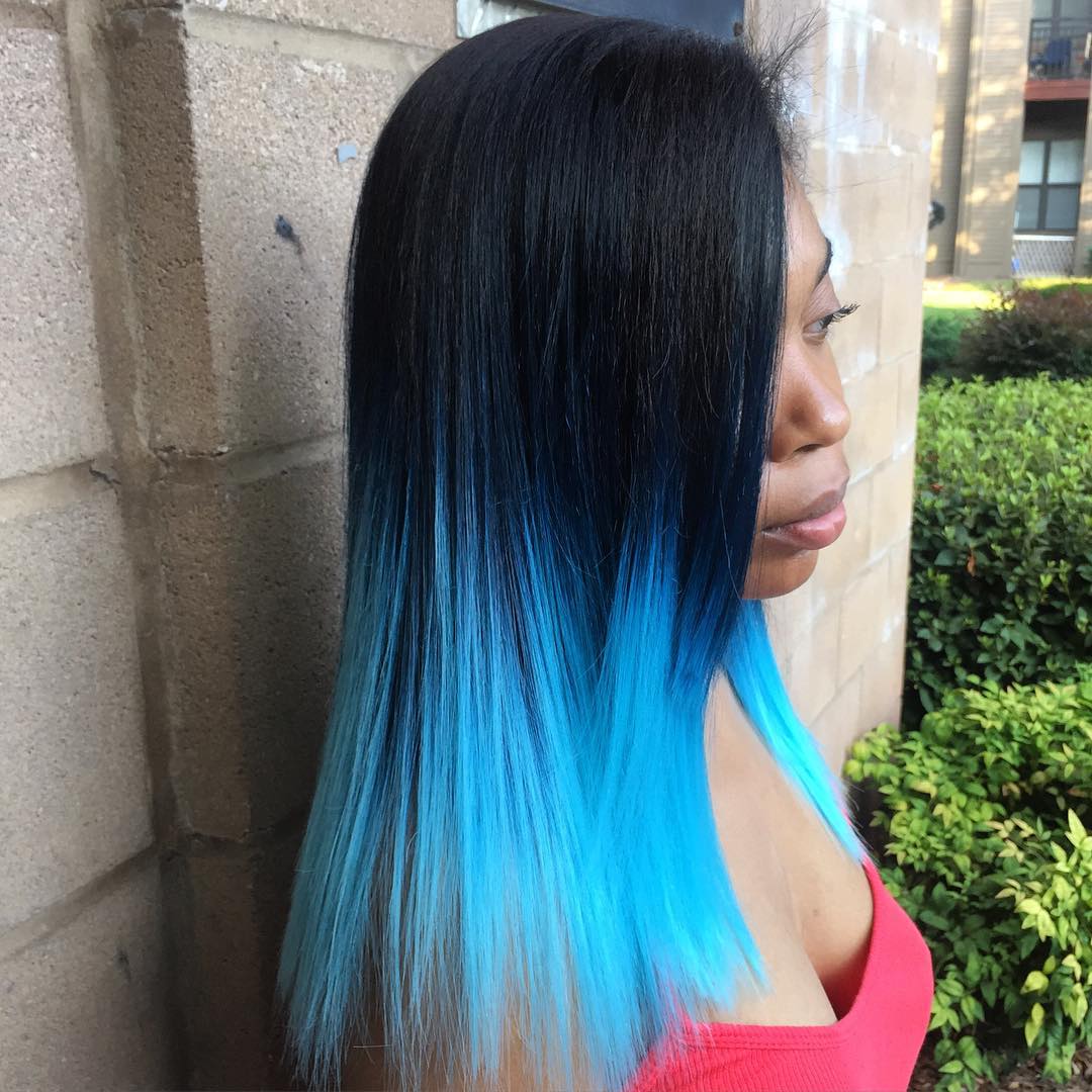 Синие пряди на русых волосах фото
