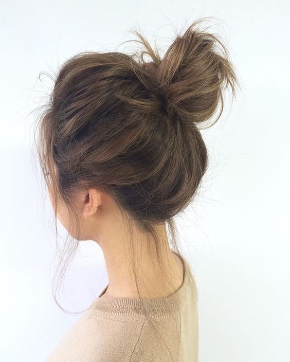 35 Chic & Messy Updo Hairstyles For Luxuriously Long Hair