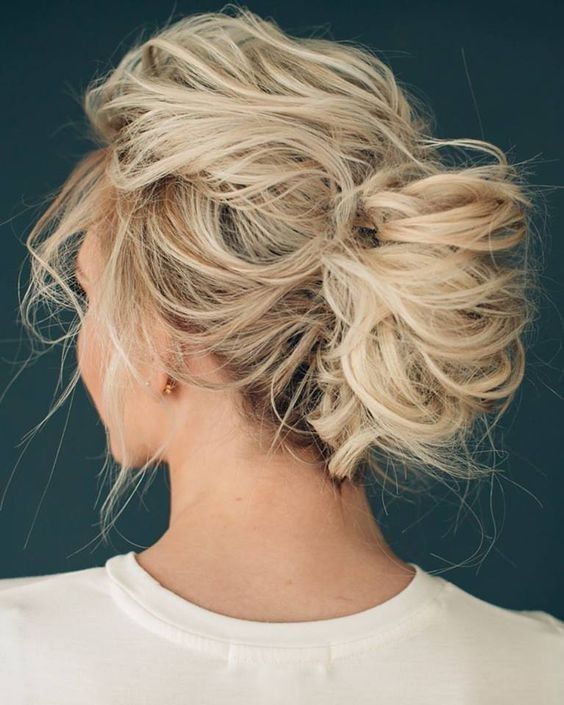 35 Chic & Messy Updo Hairstyles For Luxuriously Long Hair
