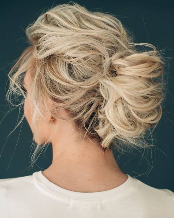 homecoming hairstyles messy bun