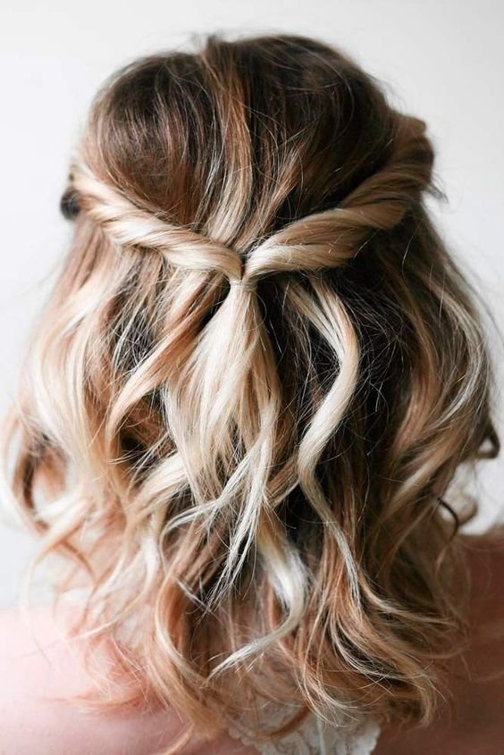  Cute  and Easy  Hairstyles  For Medium Length Hair 