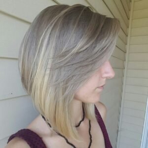 inverted bob with feathered bangs