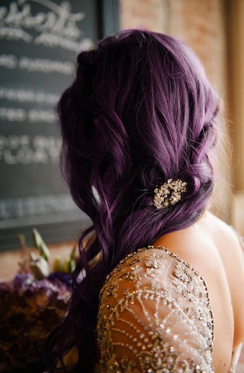 35 Bold and Provocative Dark Purple Hair Color Ideas
