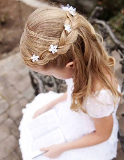 35 Cute & Fancy Flower Girl Hairstyles for Every Wedding