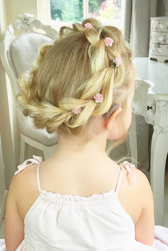 35 Cute And Fancy Flower Girl Hairstyles For Every Wedding 