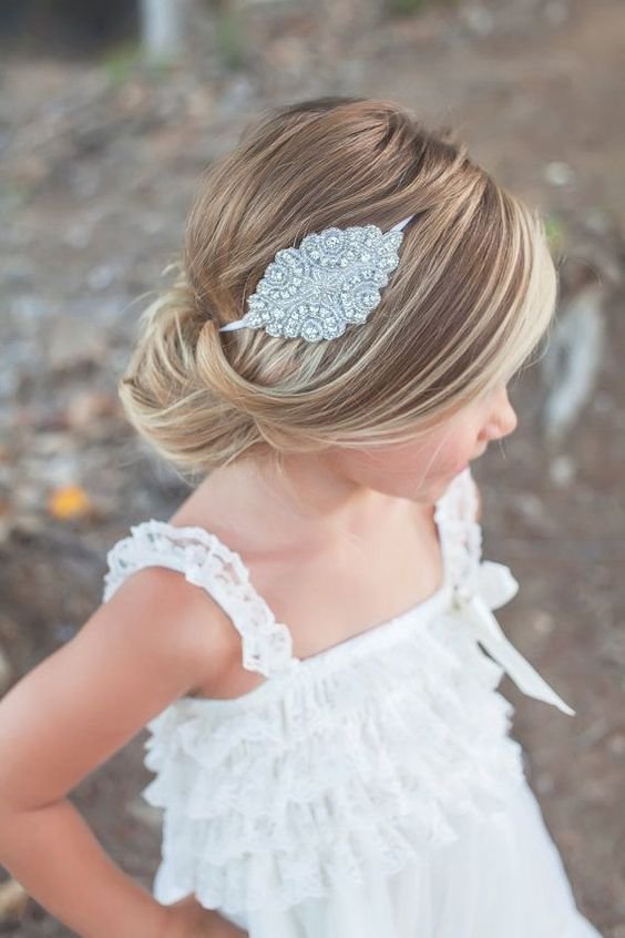 35 Cute & Fancy Flower Girl Hairstyles for Every Wedding