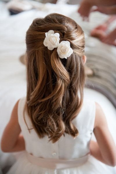 35 Cute Fancy Flower Girl Hairstyles For Every Wedding