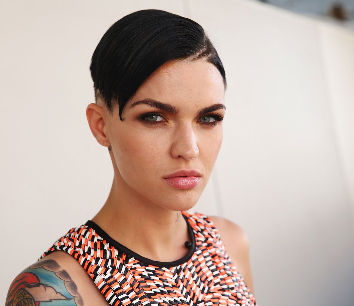 35 androgynous gay and lesbian haircuts with modern edge