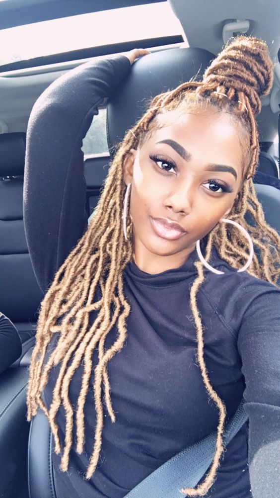 7 Women Rocking Thick Short Faux Locs You Should See + Two Tutorials -  Emily CottonTop