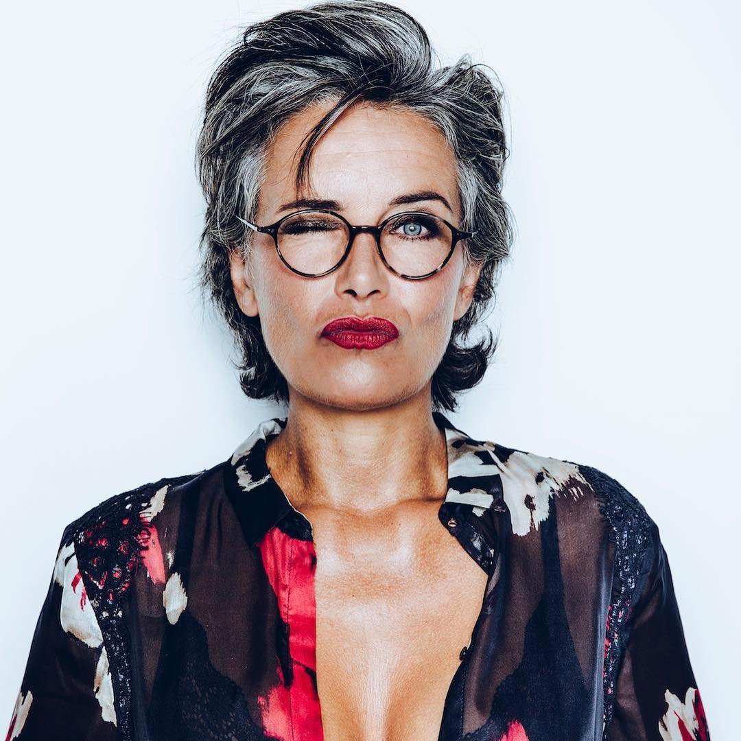 30 Fabulous Hairstyles For 50 Year Old Woman With Glasses