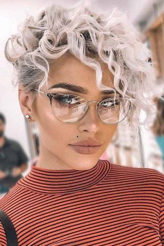 18 Ideal Bangs Hairstyles for Women with Glasses