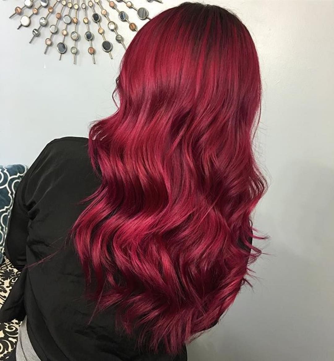 Раствор красного цвета для волос