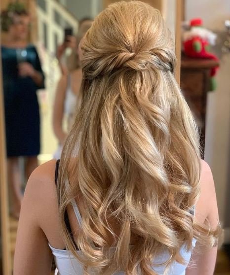 Half Up Half Down Wedding Hair 28 Real Bridal Hairstyles Youll Want to  Copy  hitchedcouk  hitchedcouk