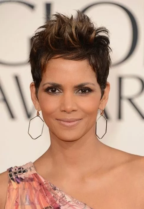 25 Trendy Short Haircuts For Women In Their 30s