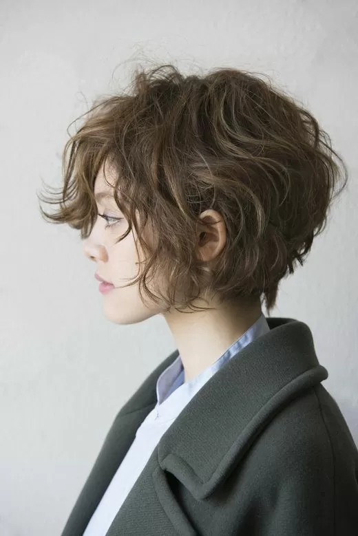 Wavy Stacked Bob