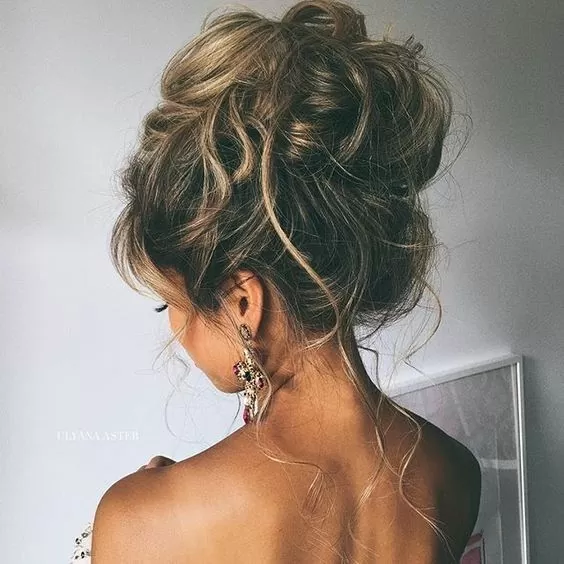 messy high bun