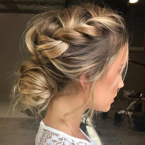 twists with low bun