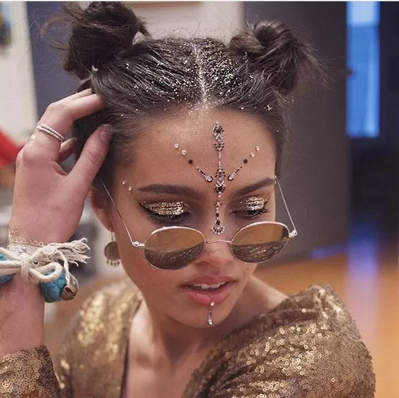 space buns with glitter