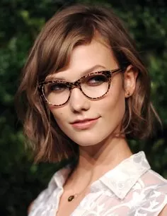 Wavy Bob With Side Bangs