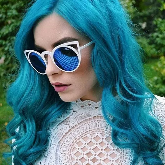 Atomic Turquoise waves