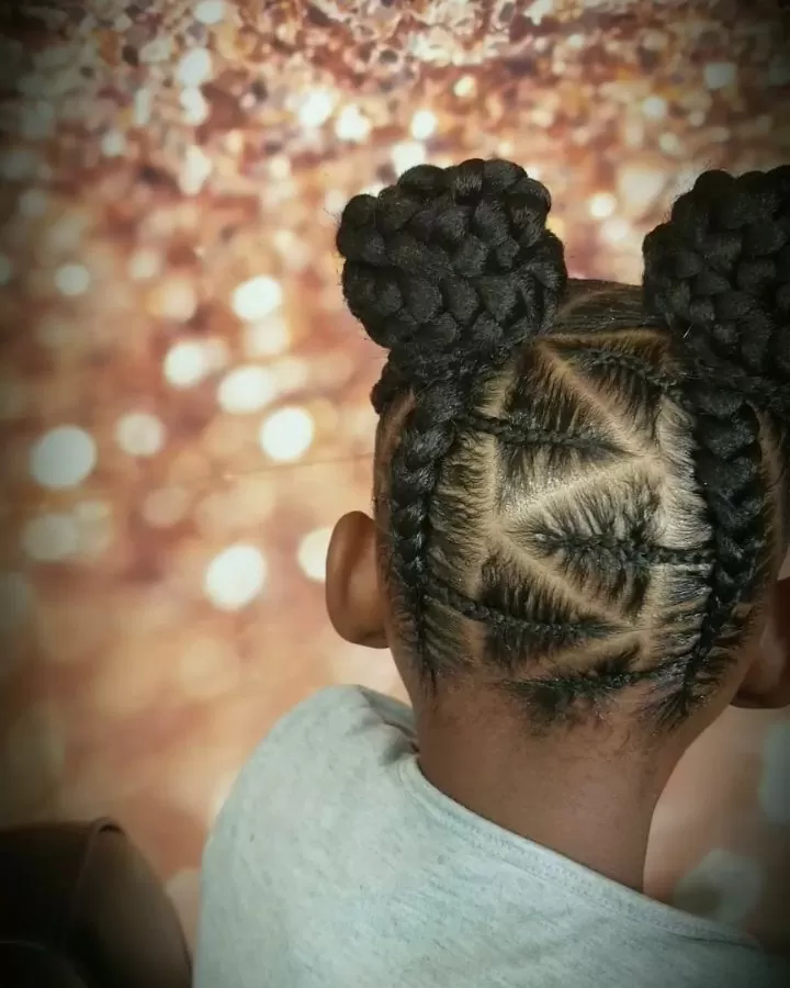 Triangle Part Pigtail Bun Feed In Braid