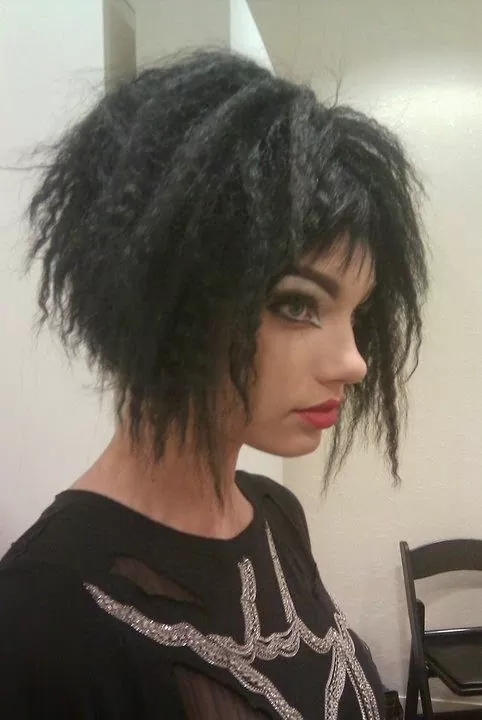 Crimped Hair Short Grungy Style