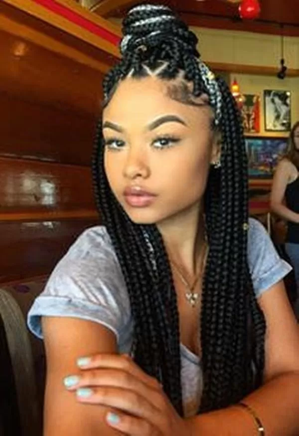 white highlights triangle box braids