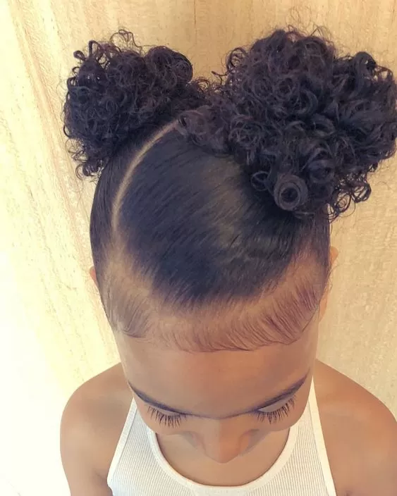 NaturalHair BE on Instagram: “#2buns #elasticcornrows Hi! Personalize your 2  buns 😊 My channel tube : http://youtu.be/dYFN1xG8ewg Facebook page :  Natura… | Trancas