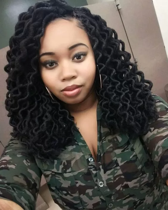 freetress Curly Faux Locs