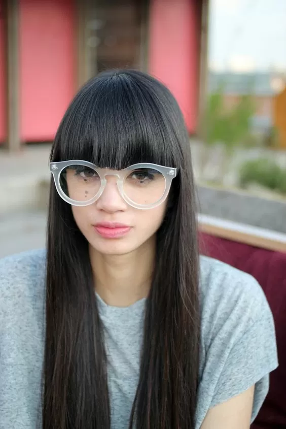 Poker Straight Eyelash Skimming Bangs