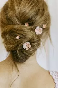 pink flowers bun bride