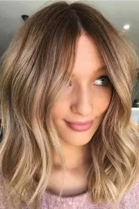 caramel blonde lob