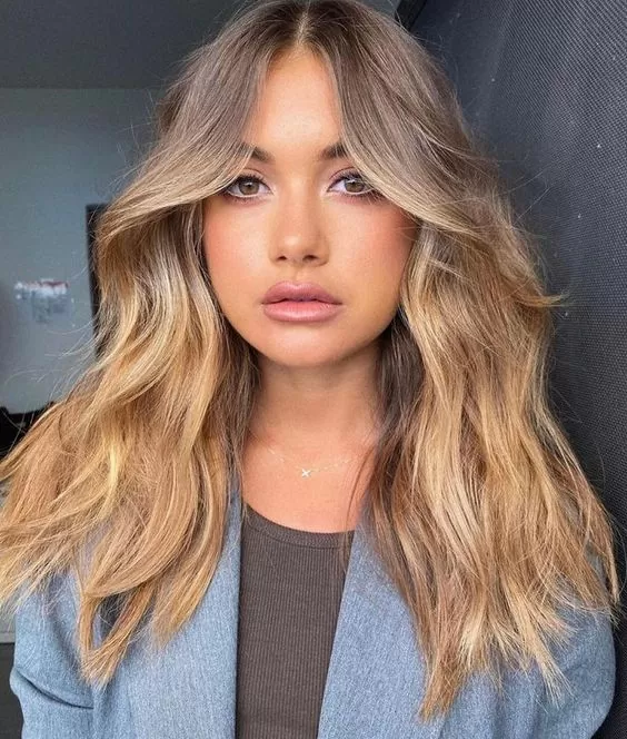 Wavy Soft Curtain Bangs Balayage