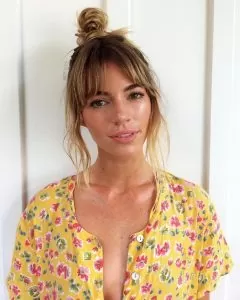 easy top knot curtain