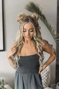 buns half up extensions